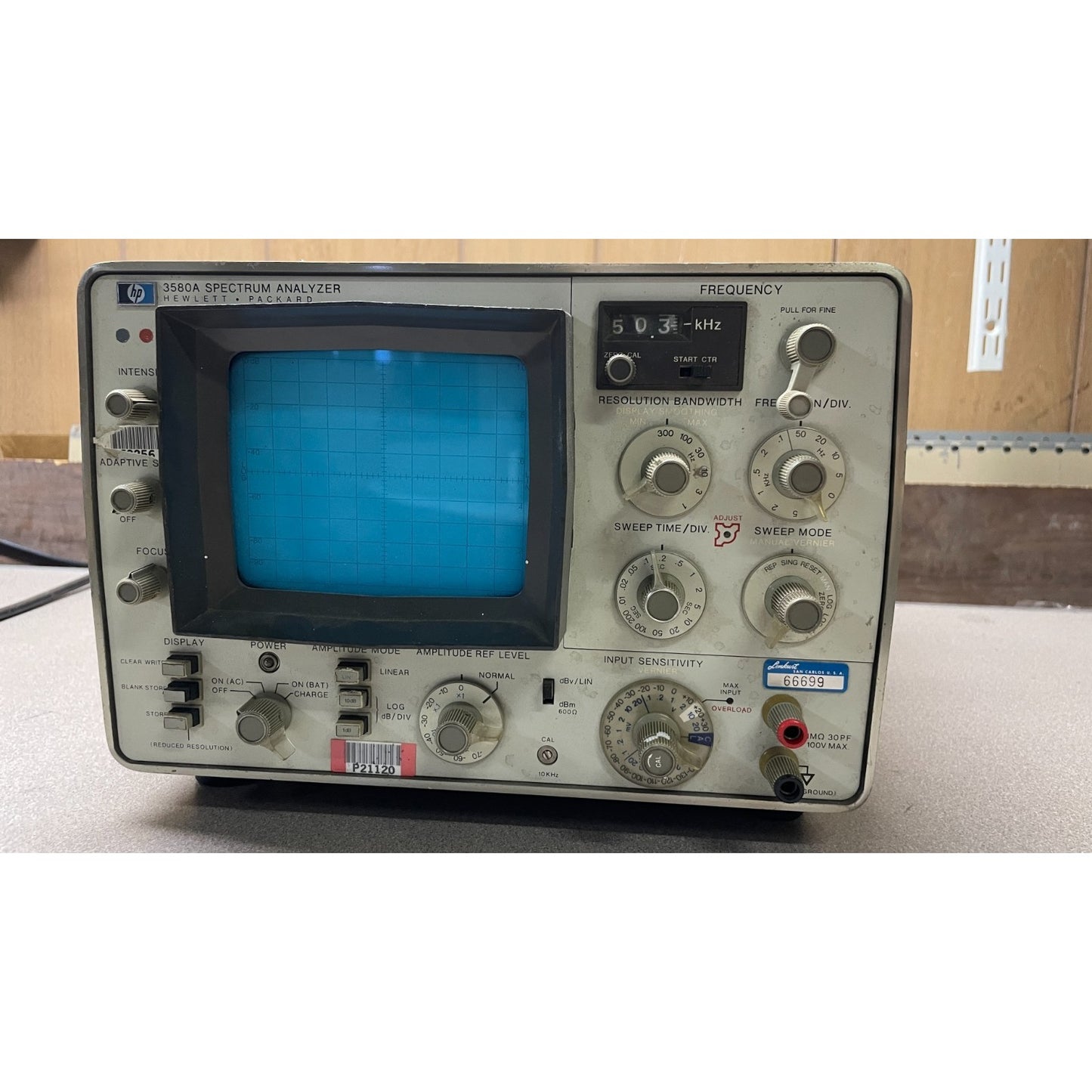 HP 3580A Spectrum Analyzer front panel view