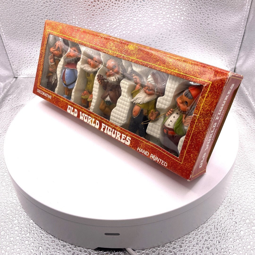 Ho Cheong Plastic Works Old World Hand Painted Figures No. 8016-6
 front and side of package