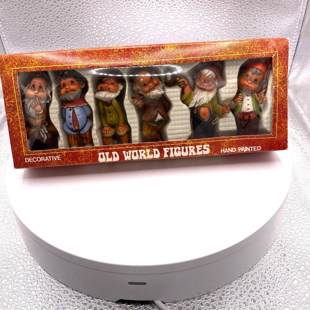 Ho Cheong Plastic Works Old World Hand Painted Figures No. 8016-6 front of package
