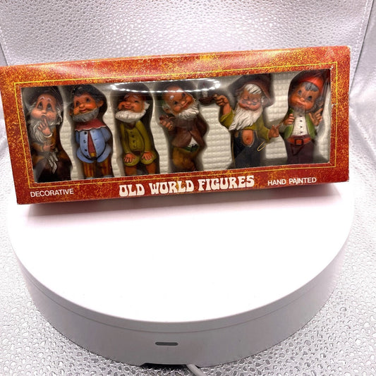 Ho Cheong Plastic Works Old World Hand Painted Figures No. 8016-6 front of package
