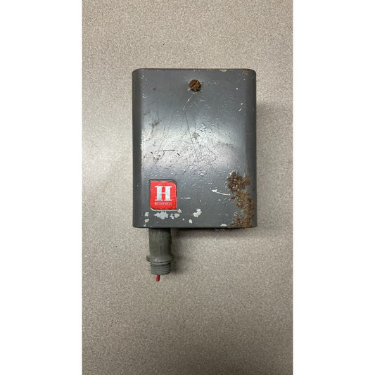 Honeywell Switching Relay RA832A front view shows some rust on case