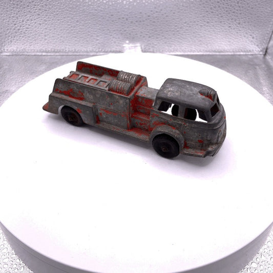 Hubley Lancaster PA 402 Metal Fire Truck Toy