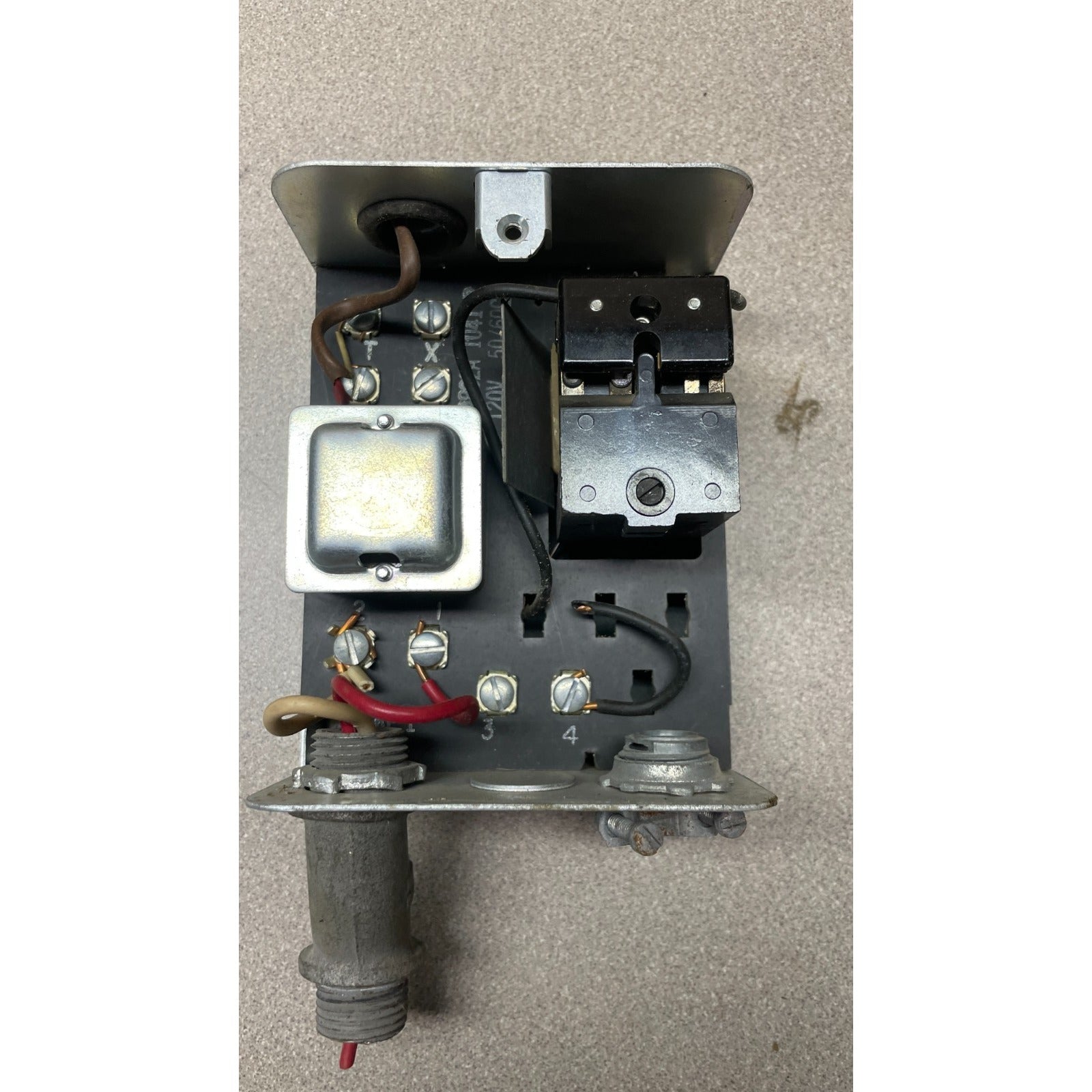 Honeywell Switching Relay RA832A inside view of relay in very good condition.