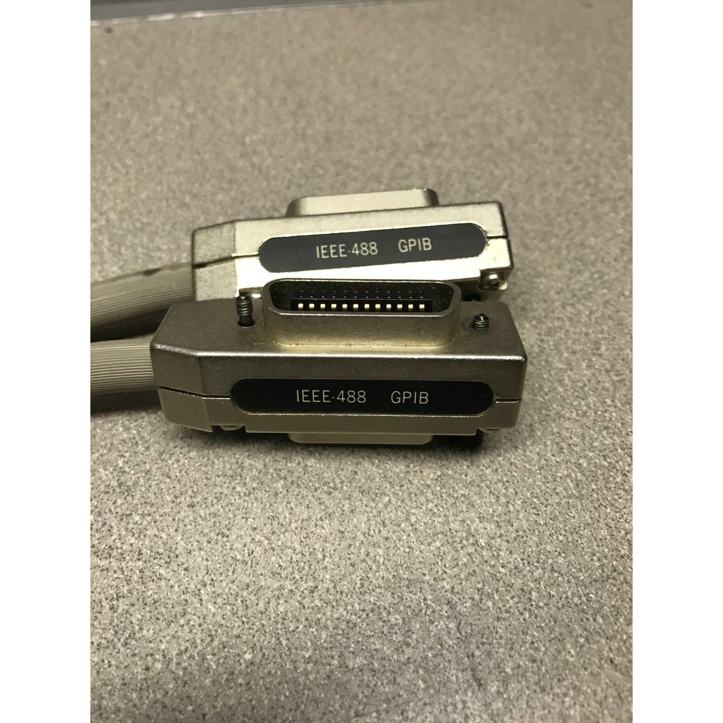 IEEE-488 GPIB Connector Cable 300V closeup
