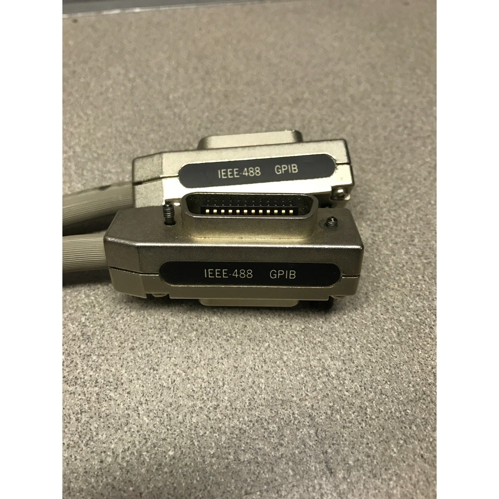 IEEE-488 GPIB Connector Cable 300V closeup