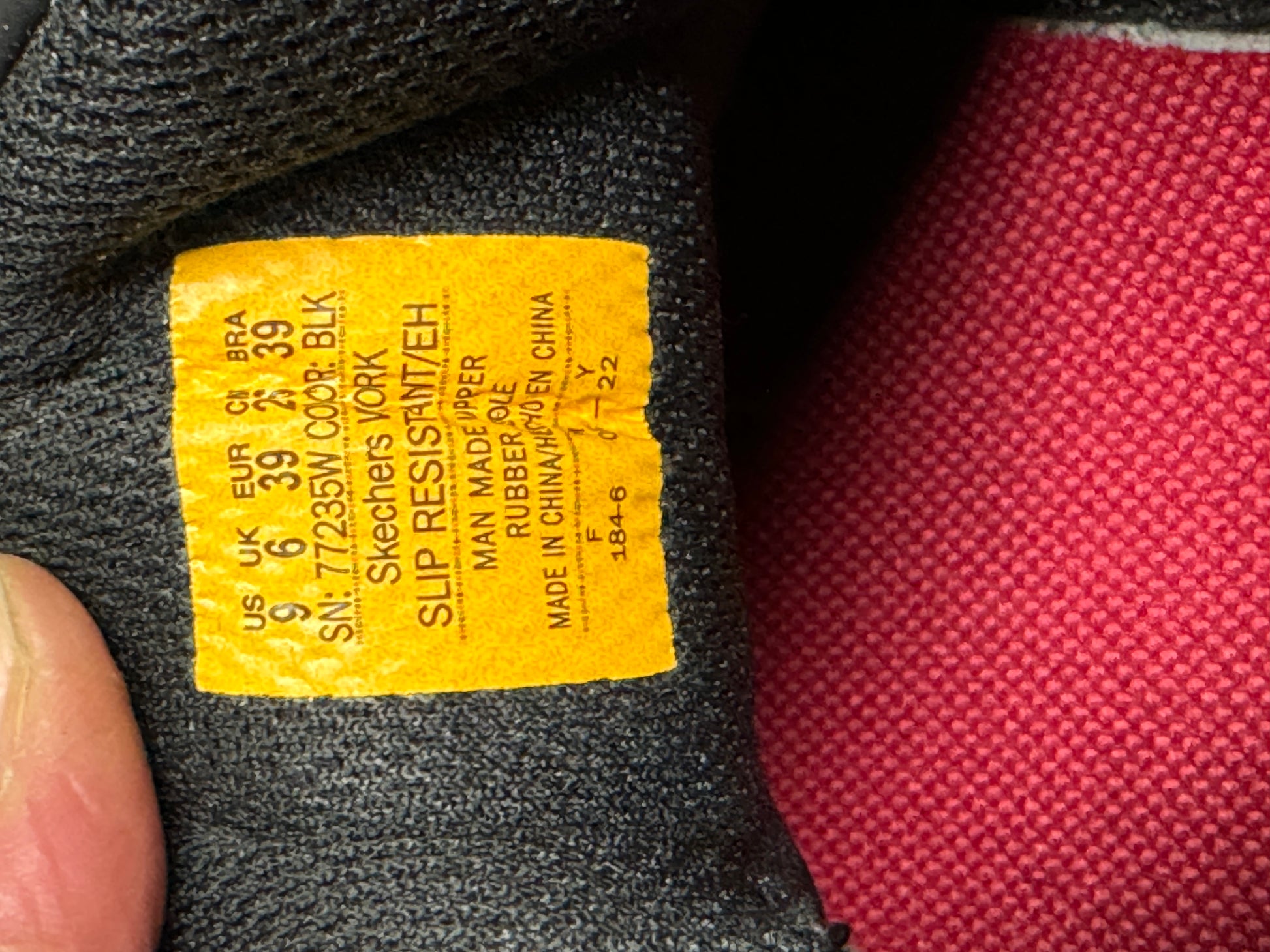 Skechers Wide Fit Memory Foam - Women's Size 9, 77235W/BLK inside tag