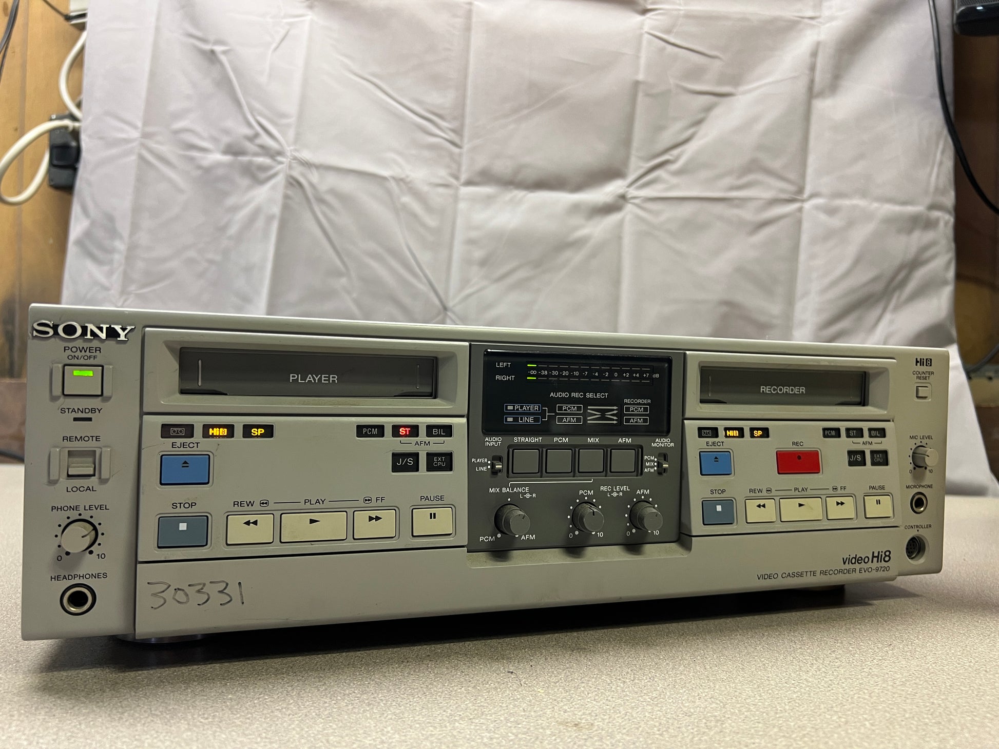 SONY Video Cassette Recorder, Video Hi8, Model EVO-9720 (with RM-e9720 editing controller