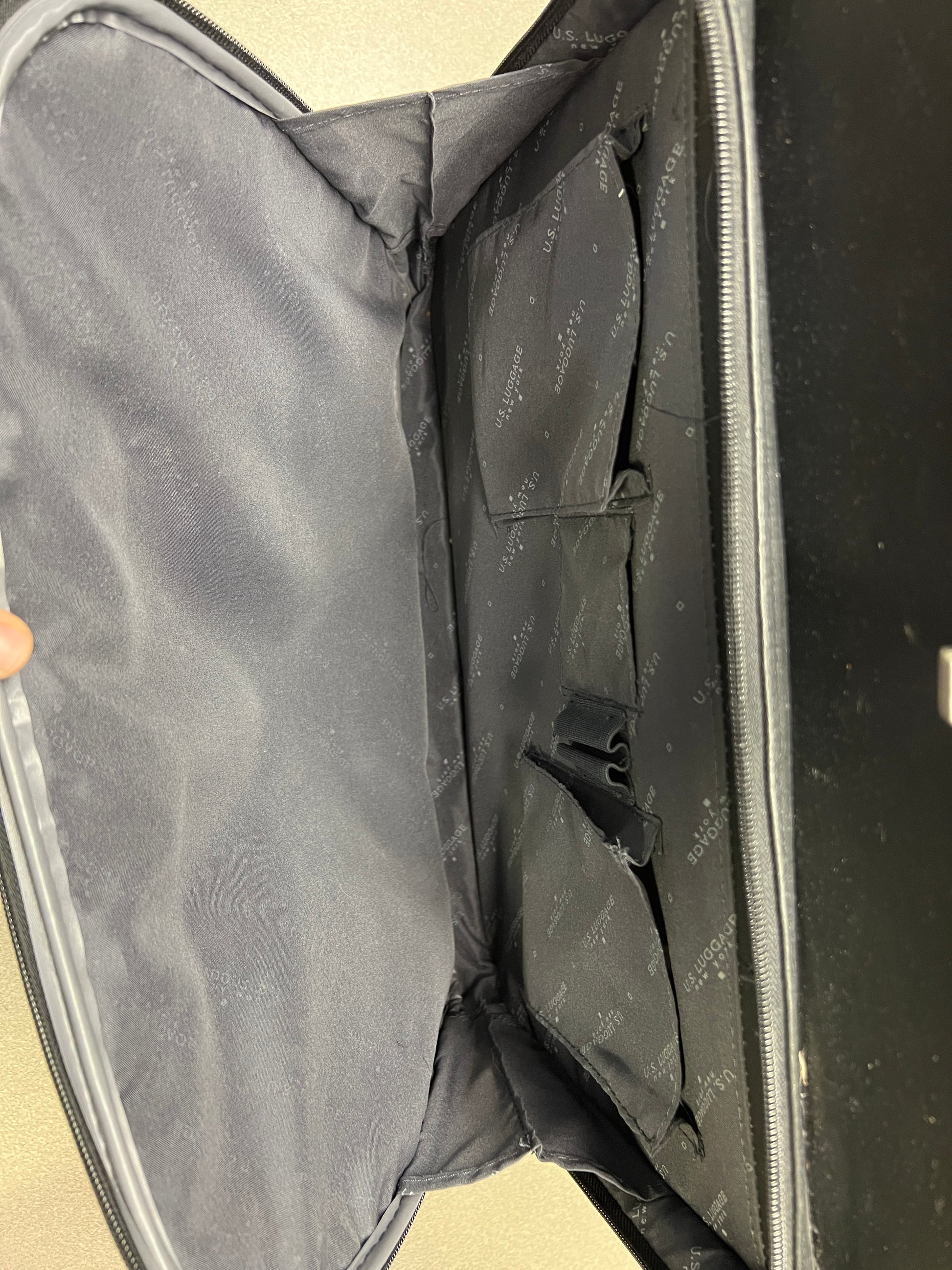 Black U.S. Luggage New York Leather Travel Bag - interior