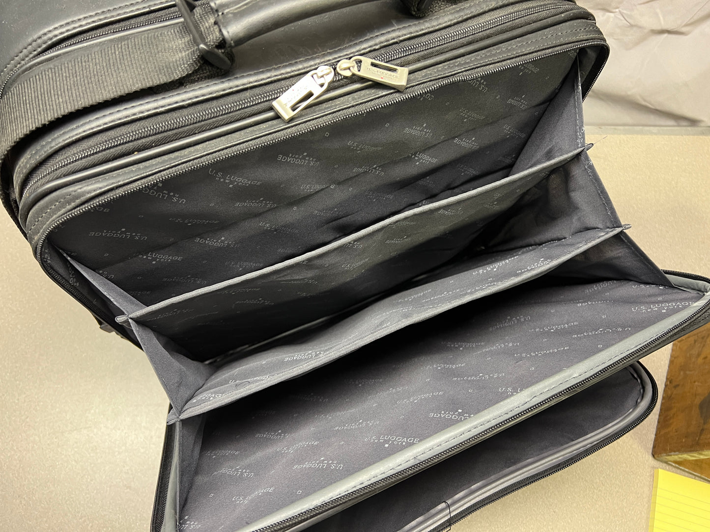 Black U.S. Luggage New York Leather Travel Bag - 3 section pocket