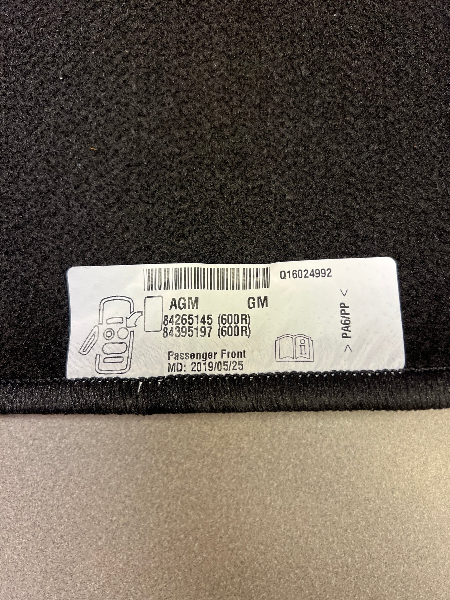 Chevy Equinox/GMC Terrain 2018-2020 Floor Mats Black (84265145) (Brand New) (1 Set) Label