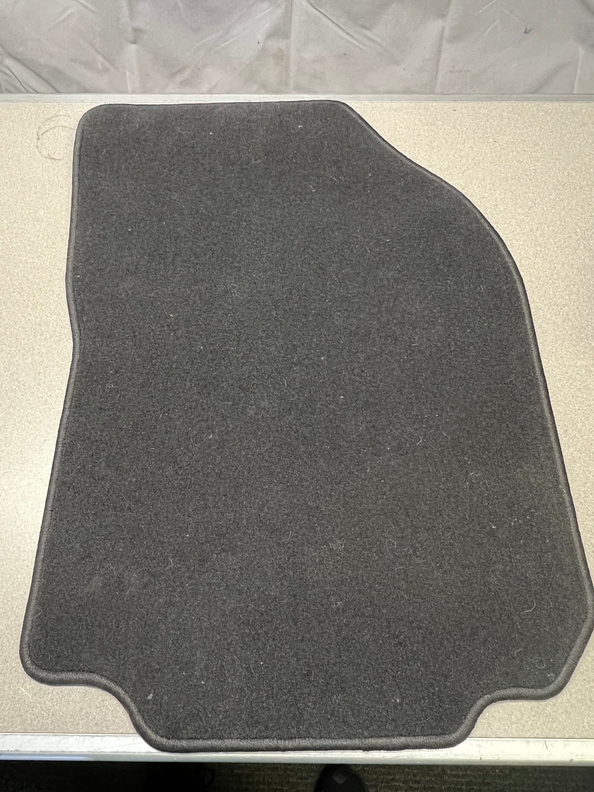 Chevy Equinox/GMC Terrain 2018-2020 Floor Mats Black (84265145) (Brand New) (1 Set)