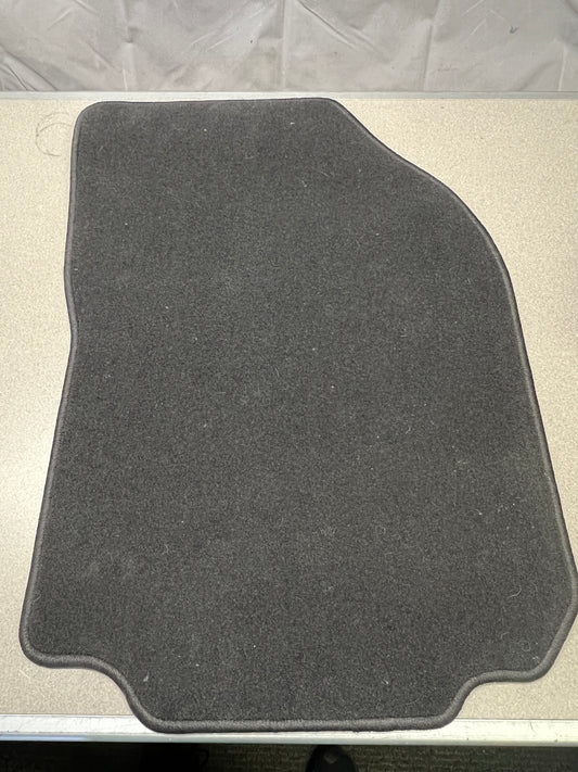 Chevy Equinox/GMC Terrain 2018-2020 Floor Mats Black (84265145) (Brand New) (1 Set)