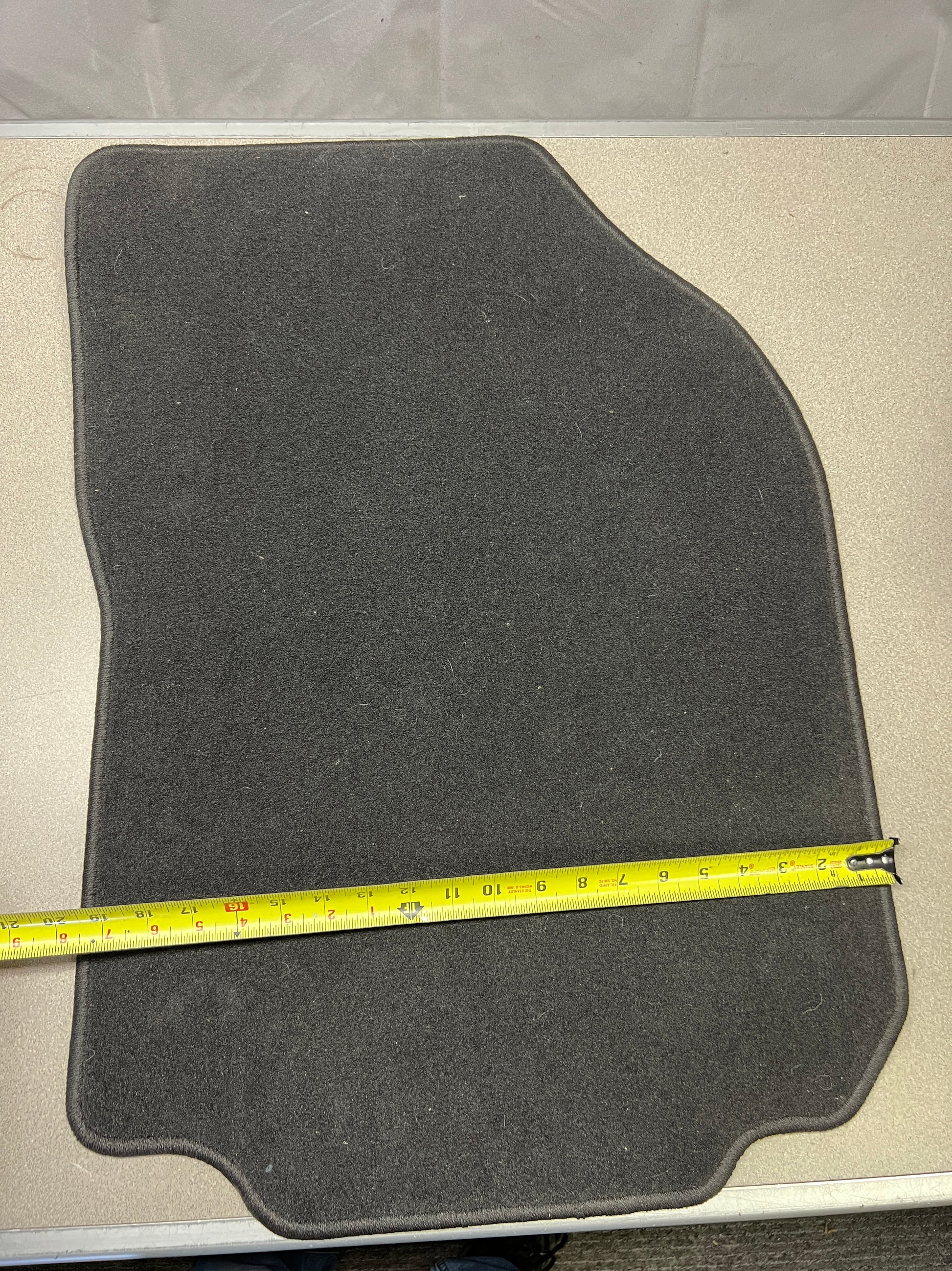 Chevy Equinox/GMC Terrain 2018-2020 Floor Mats Black (84265145) (Brand New) (1 Set) Width measurement