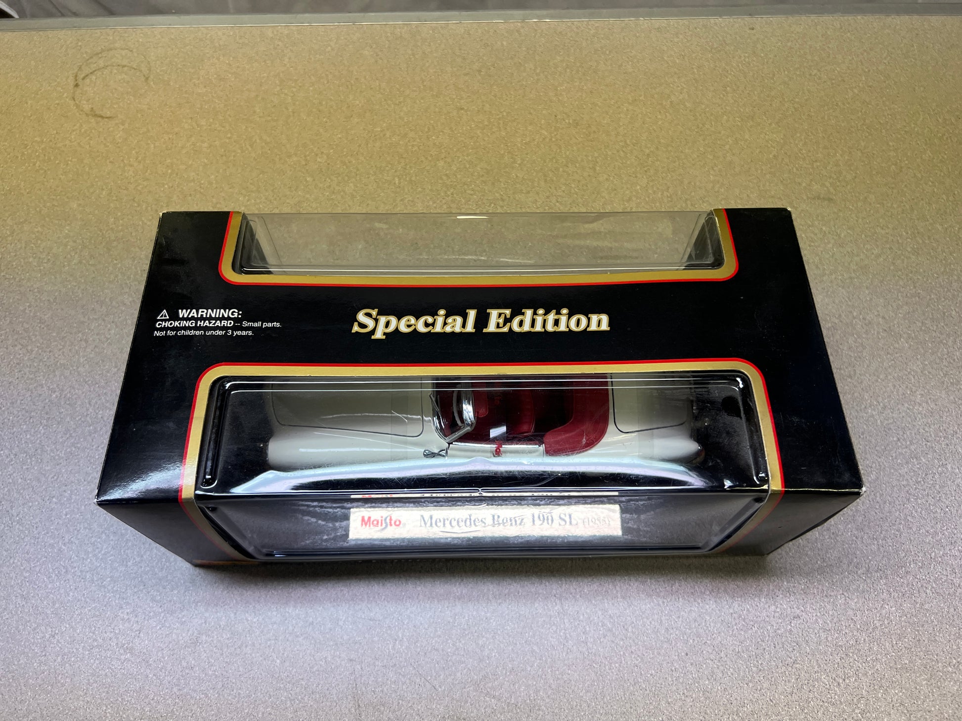 Maisito Special Edition 1:18 Mercedes Benz 190 SL (1955)  top of box view top of car