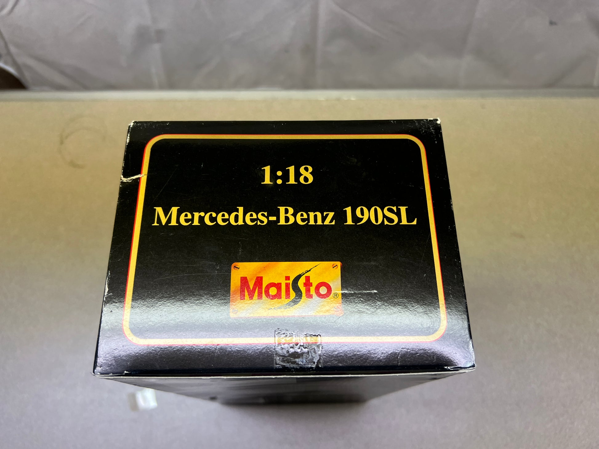 Maisito Special Edition 1:18 Mercedes Benz 190 SL (1955)  side of box item scale 1:18