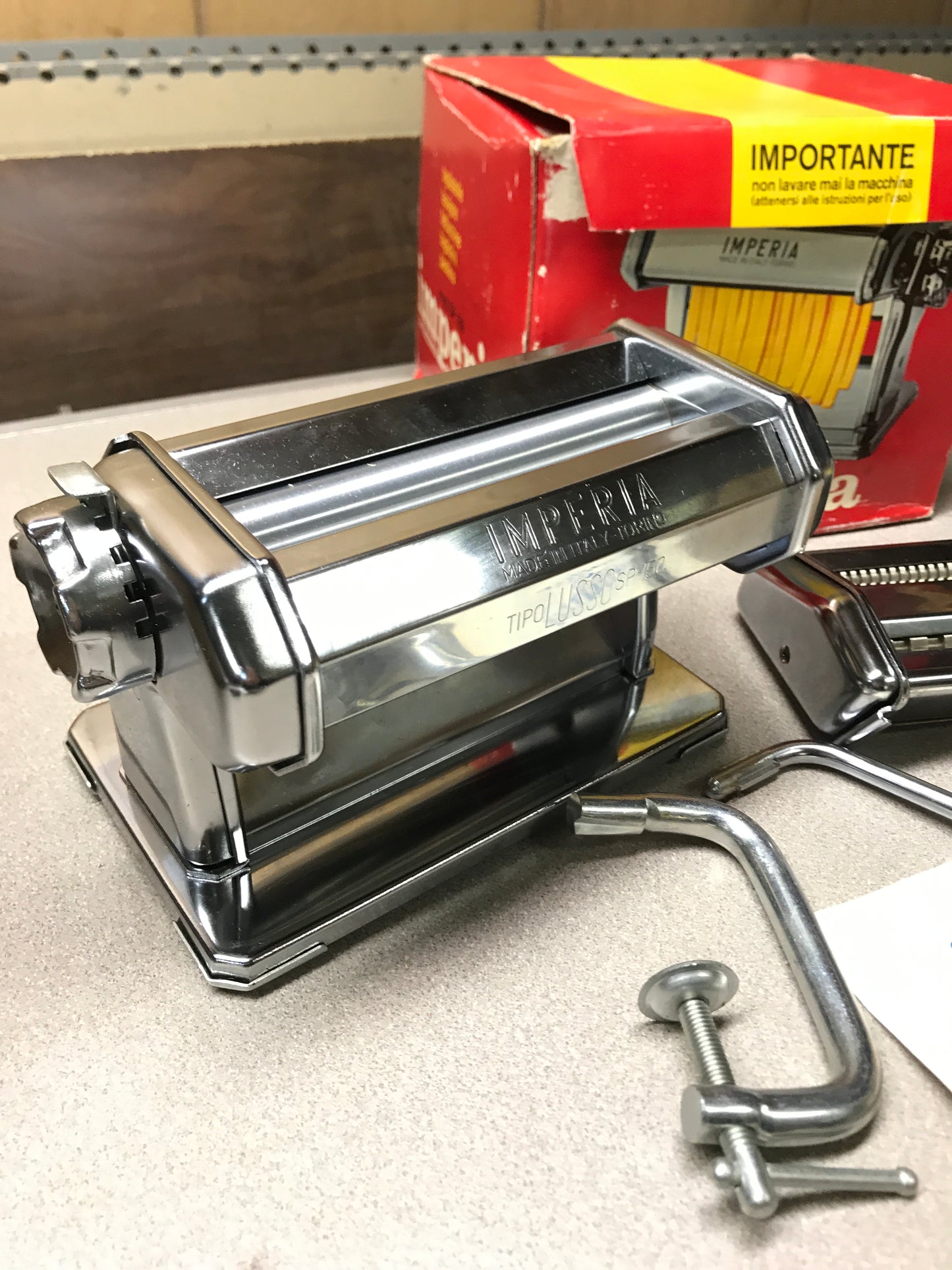 Imperia SP 150 6" Inch Rollers Pasta Machine close up