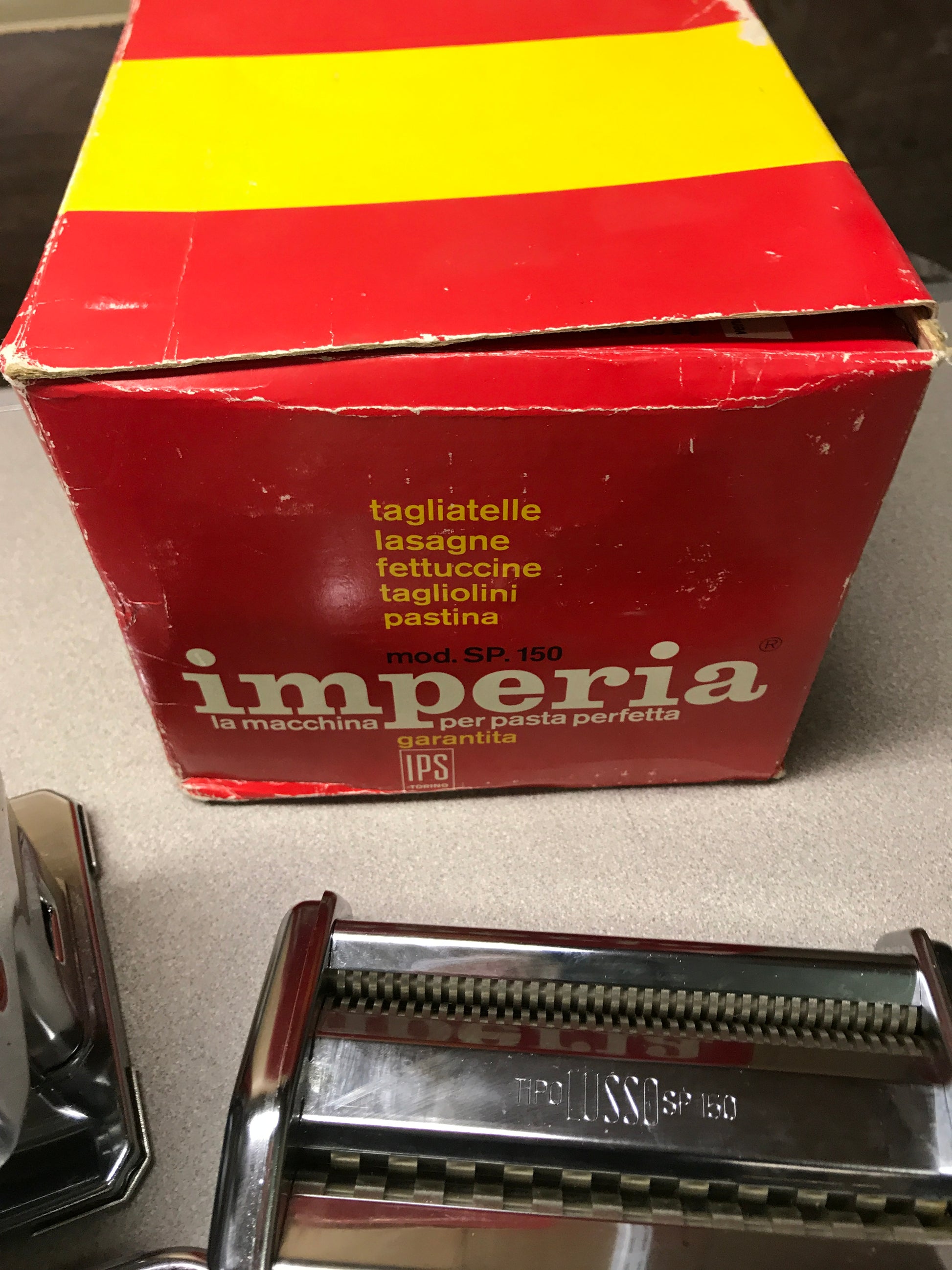 Imperia SP 150 6" Inch Rollers Pasta Machine side of box
