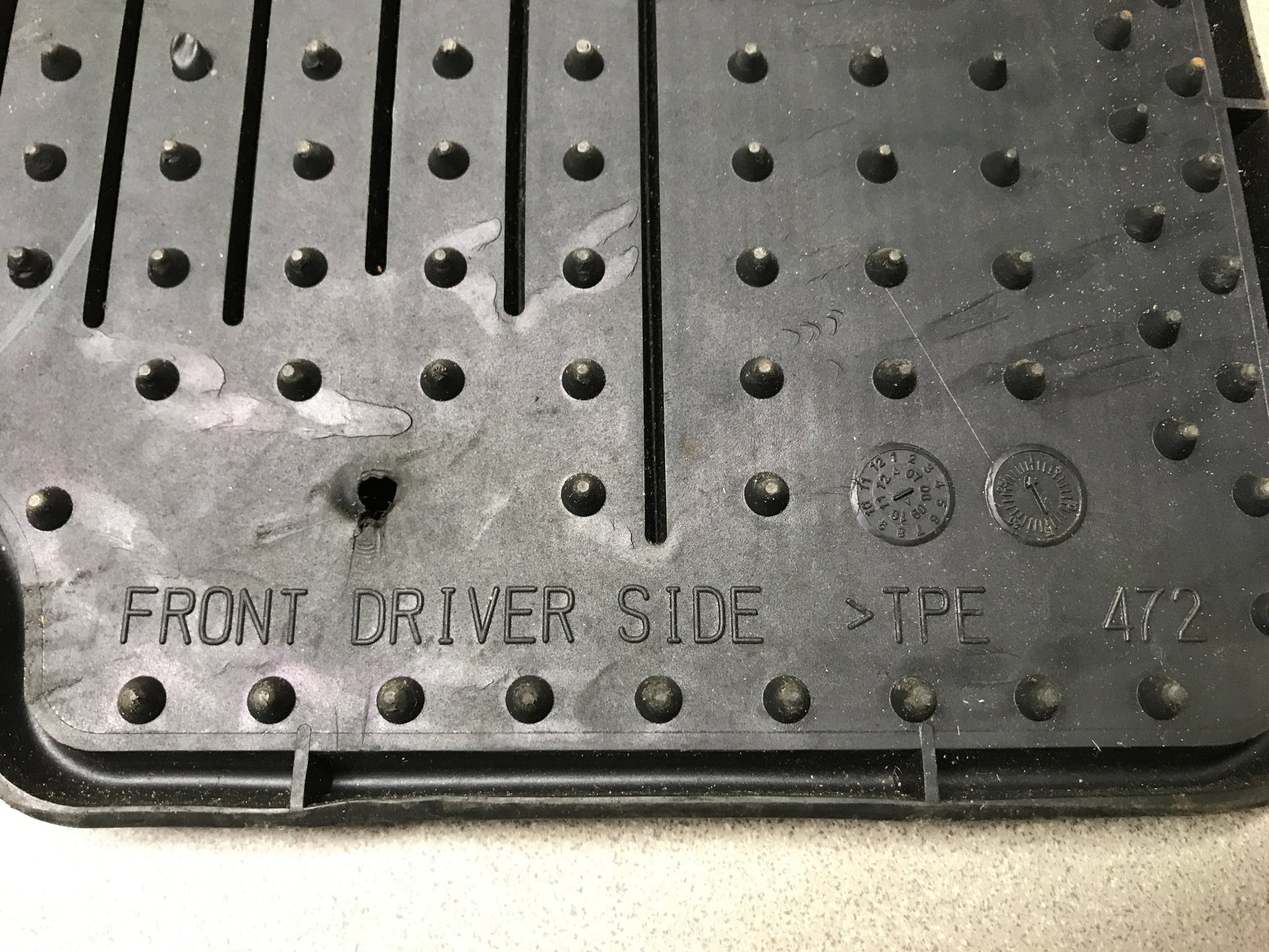 Nissan Rogue Floor Drivers Side Floor Mat TPE 472, 999E1 GU001XX Rogue underside