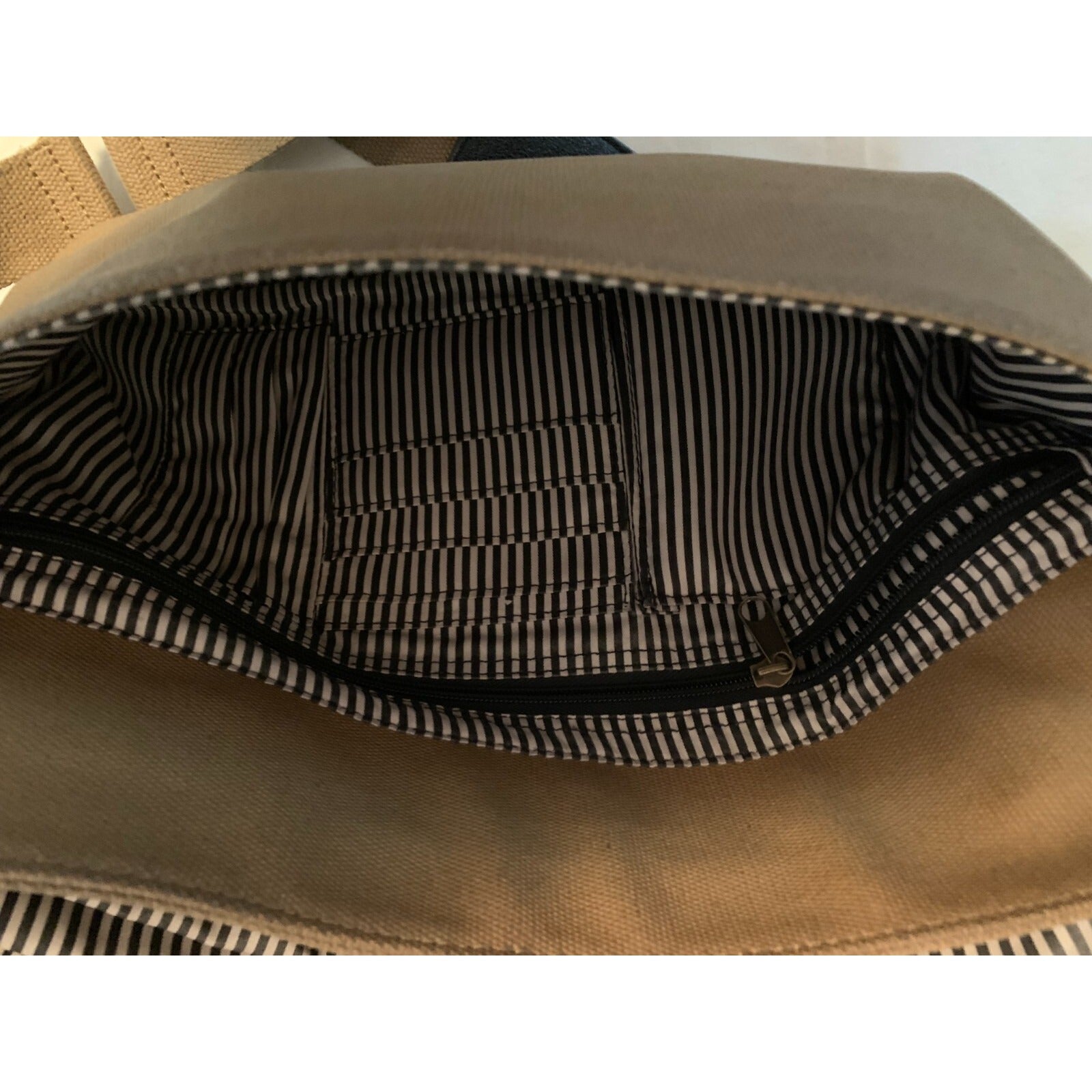Brown/Tan Satchell Laptop Bag PT closeup of inside compartment