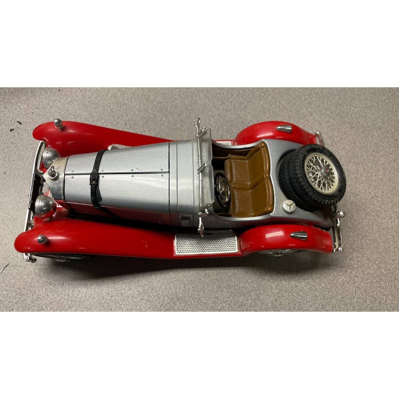 Burago 1936 Mercedes Benz 500k Roadster Red Die Cast, Scale 1:20, 3020, Made In Italy overhead view