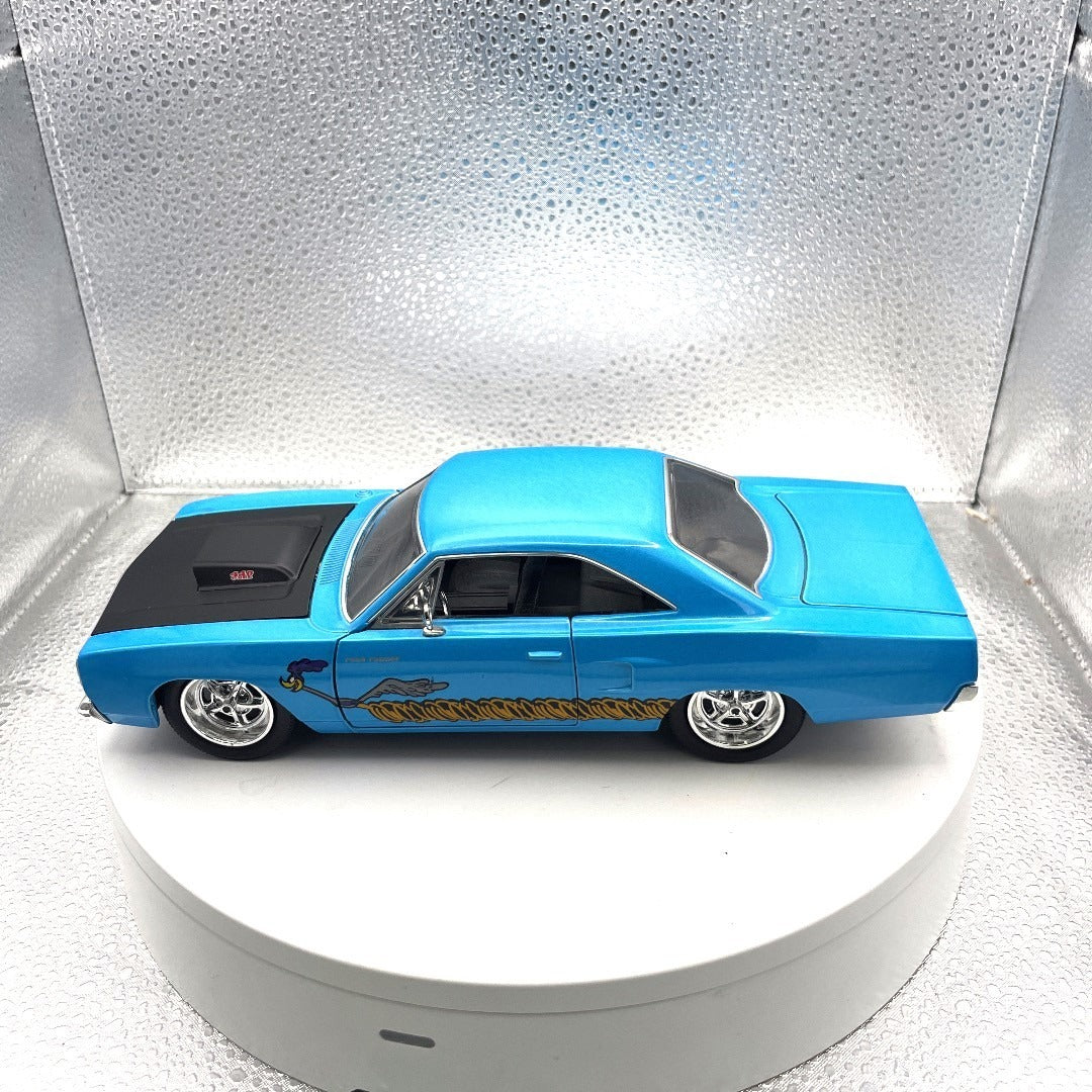 Jada Toys 1970 Plymouth Road Runner Blue Decal Die Cast, Scale: 1/24, No. 32540, Looney Tunes! drivers side view