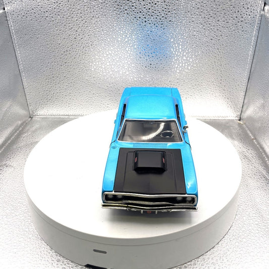 Jada Toys 1970 Plymouth Road Runner Blue Decal Die Cast, Scale: 1/24, No. 32540, Looney Tunes! front end view