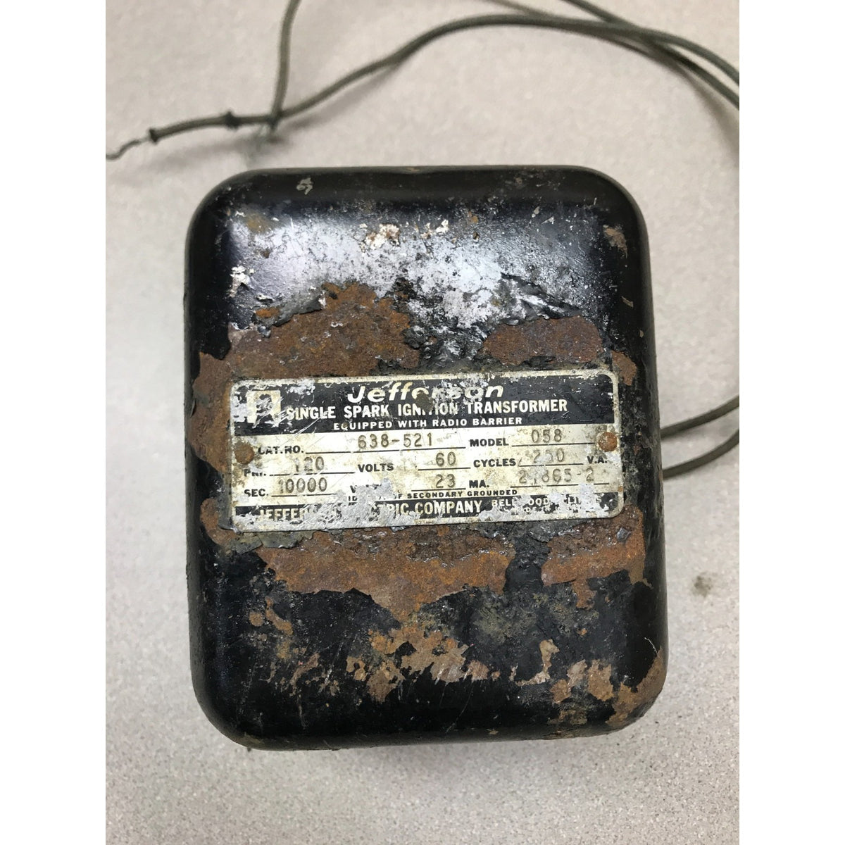 Jefferson Single Spark Ignition Transformer Cat No. 638-521 Model No 058 Equipped with Radio Barrier
product label closeup 