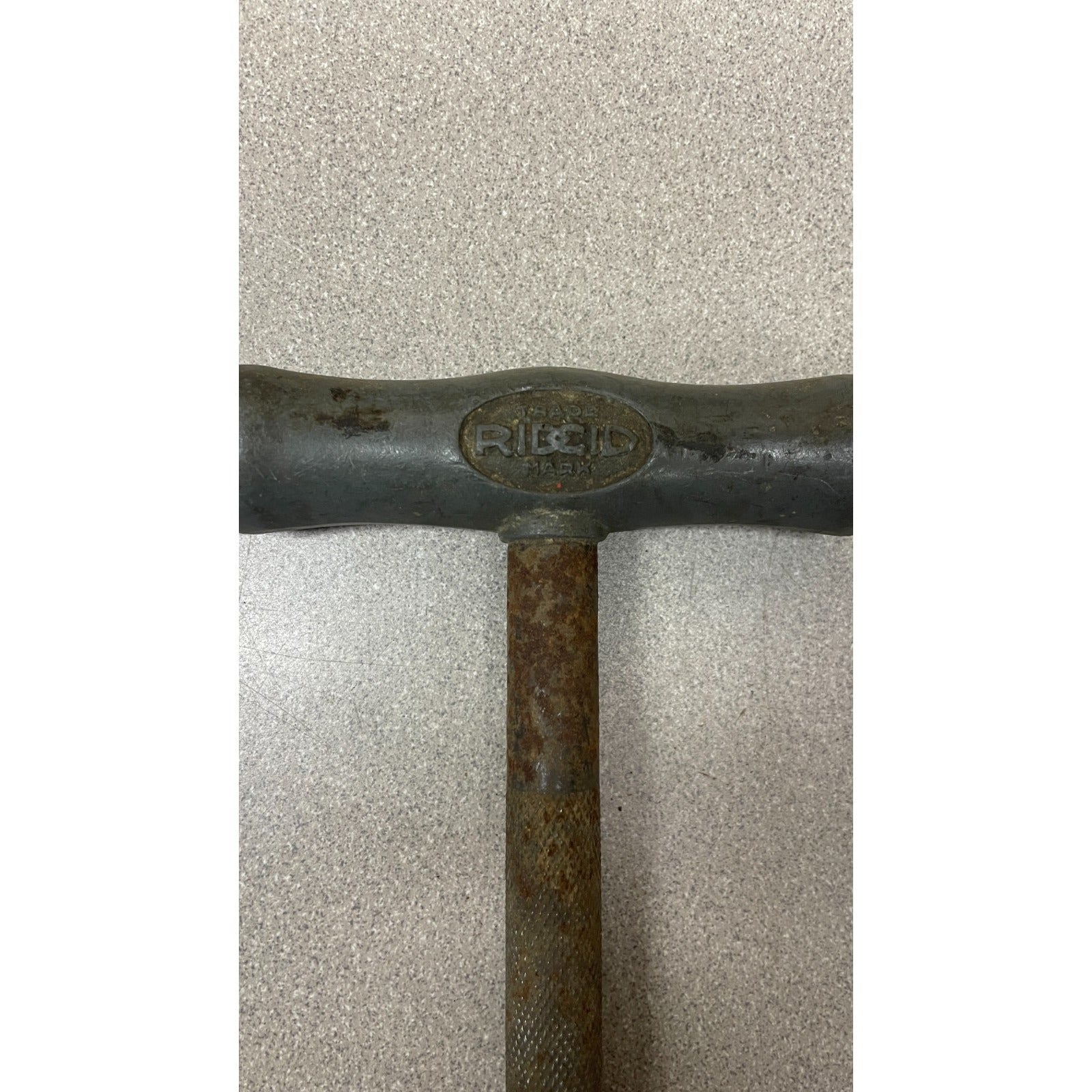 Ridgid Pipe Cutter 1/8" to 2" closeup of handle