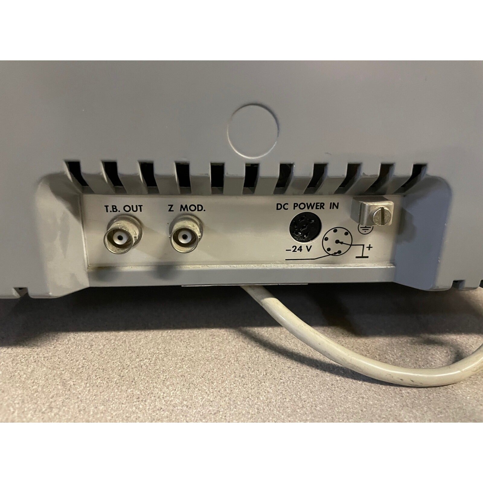 Philips PM 3232 0-10 MHz back connector close up
