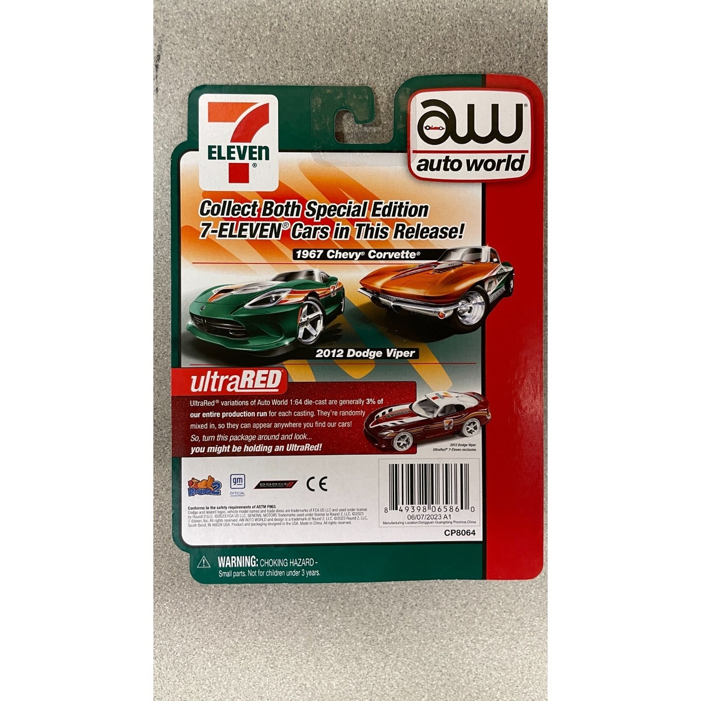 Auto world 7-Eleven Limited Edition Set 1967 Corvette 2012 Viper back of package item details
