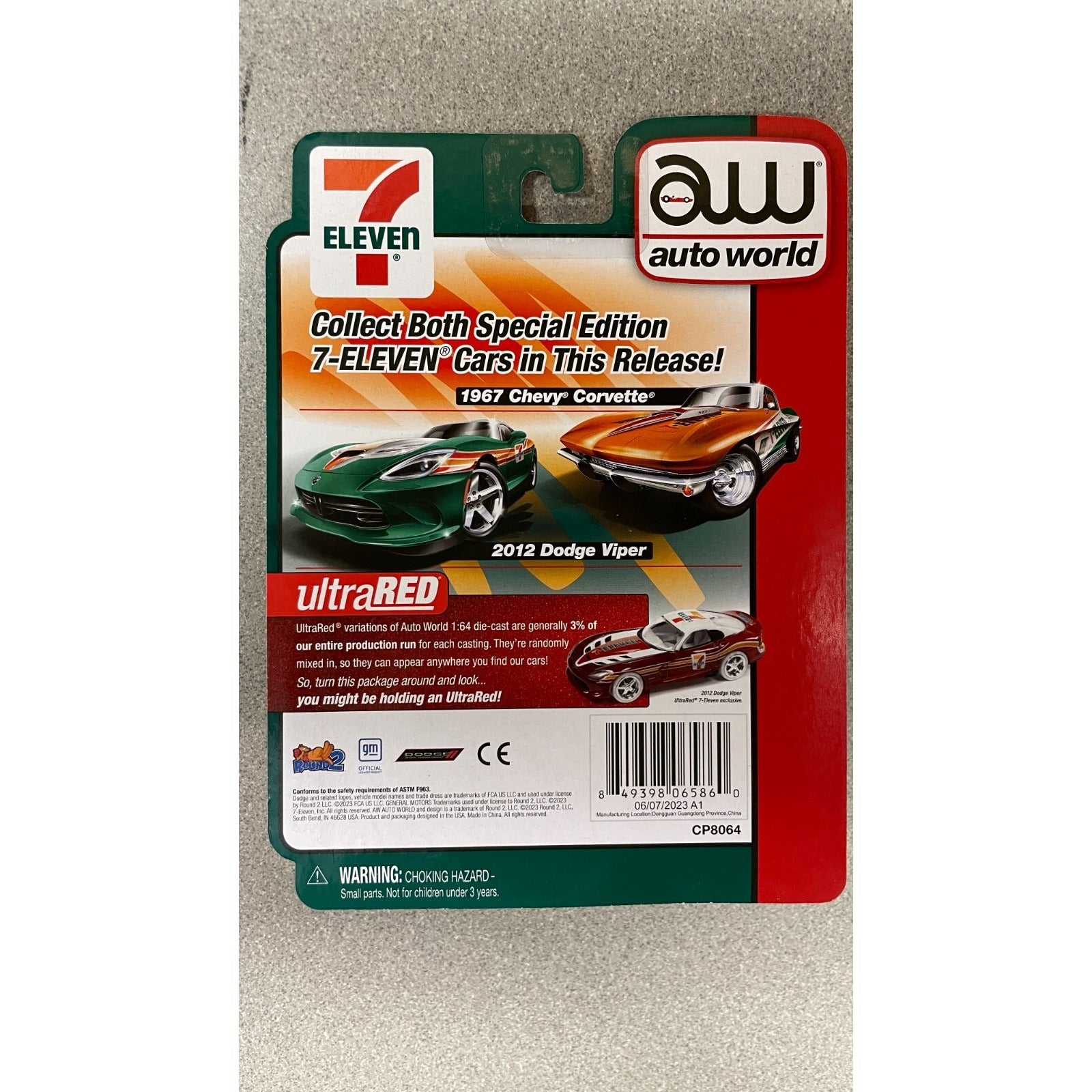 Auto world 7-Eleven Limited Edition Set 1967 Corvette 2012 Viper back of package item details