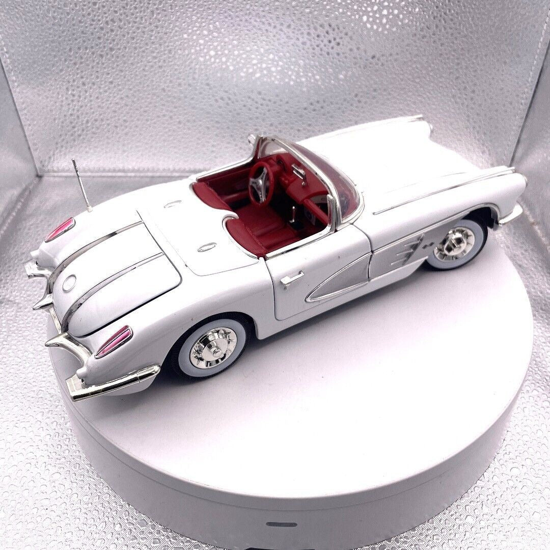 Motormax 1958 Corvette White Die Cast, Red Interior, 1/18 Scale, No. 73109 passenger side view