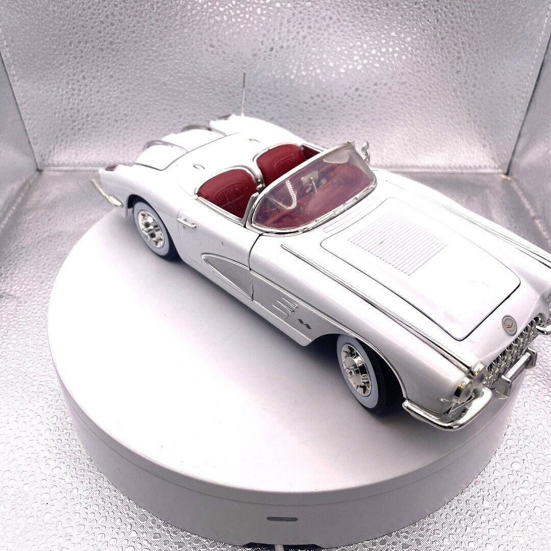 Motormax 1958 Corvette White Die Cast, Red Interior, 1/18 Scale, No. 73109 passenger/front side view