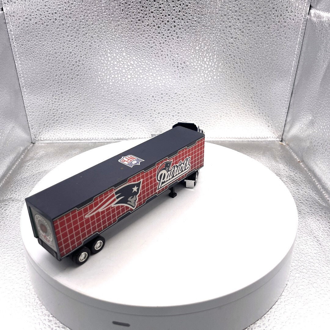 Vintage Fleer NFL New England Patriots 1/80 Die Cast Tractor Trailer
 passenger side view of trailer