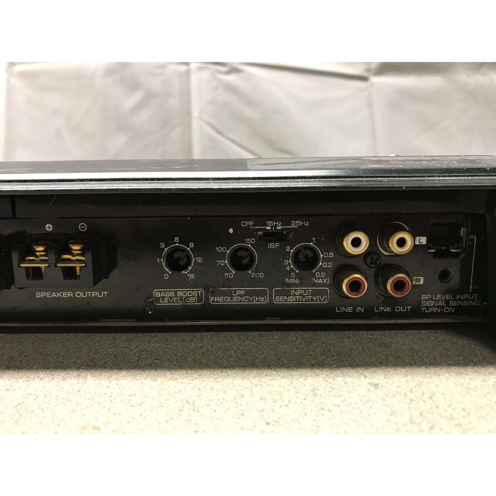 Kenwood KAC-8105D 300W-1000W Class D Mono Power Amplifier front panel