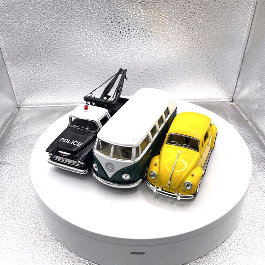 Kinsmart Wind Up Car Lot of 3, Chevrolet and Volkswagen Lot, Scale: 1/32 front view
