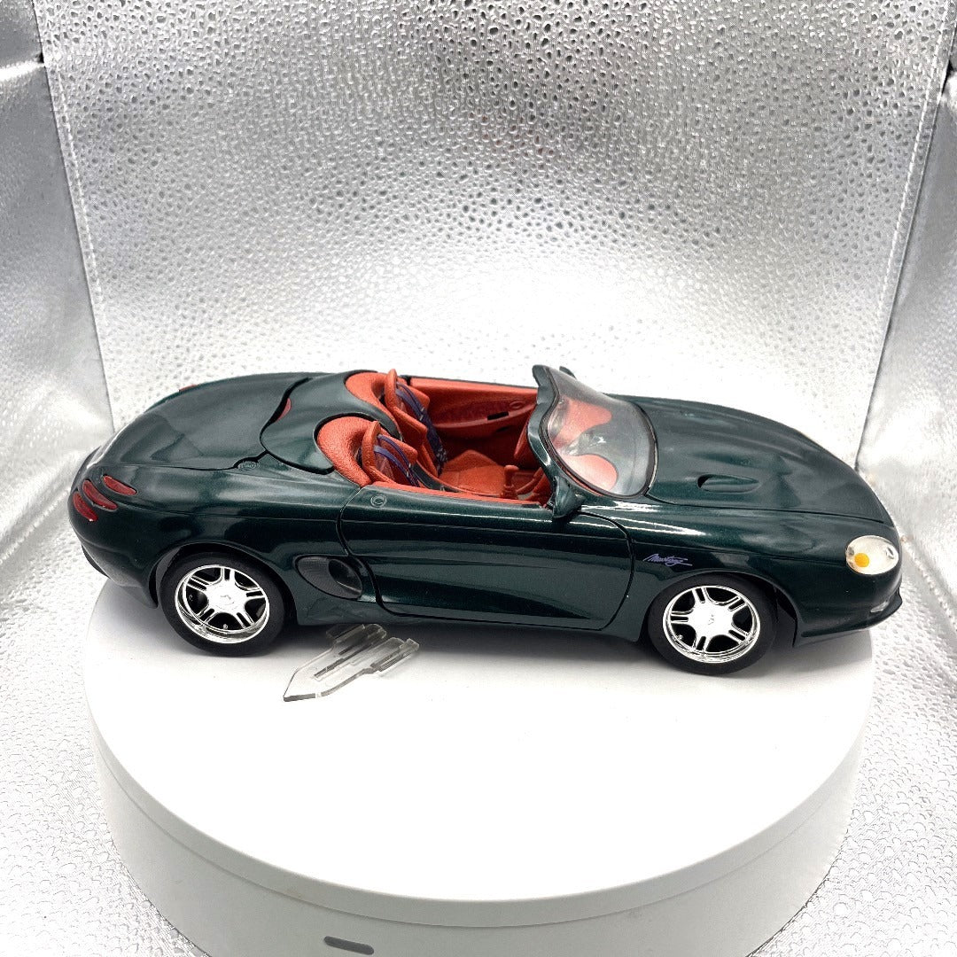 Maisto Mustang Mach III Green Die Cast, Scale: 1/18 passenger side view
