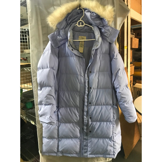 LL Bean Jacket Goose Down Ultra Warm Long Hooded Women’s Large with removable hood. front view
