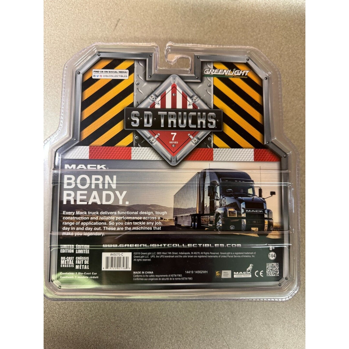 Greenlight Trash Truck Chase S. D. Trucks 2019 Mack LR Refuse and Recycle back of package