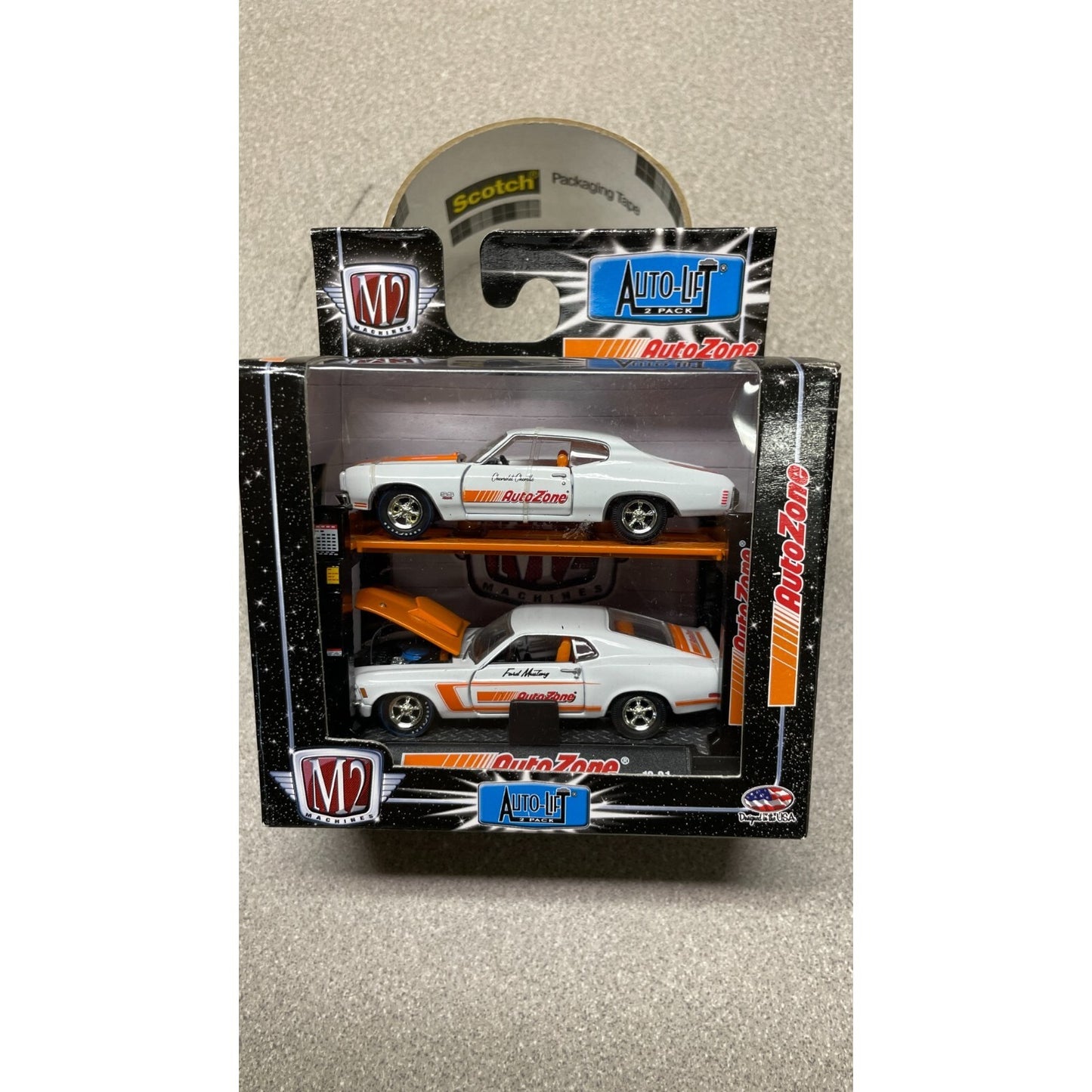 M2 AutoZone Auto Lift 2 pack 1970 Chevrolet Chevelle SS, 1970 Ford Mustang Boss 429