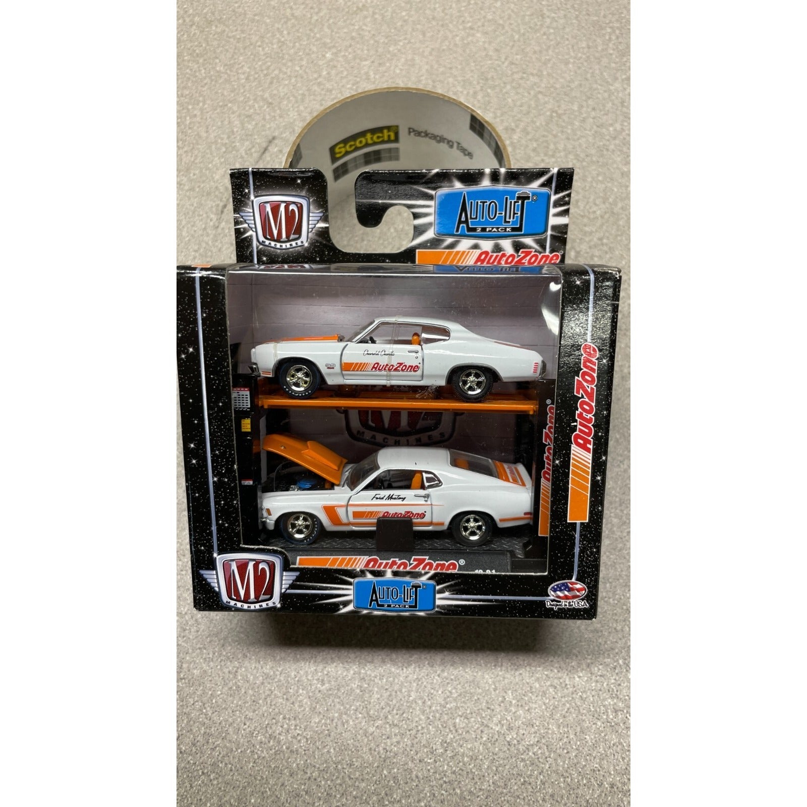 M2 AutoZone Auto Lift 2 pack 1970 Chevrolet Chevelle SS, 1970 Ford Mustang Boss 429