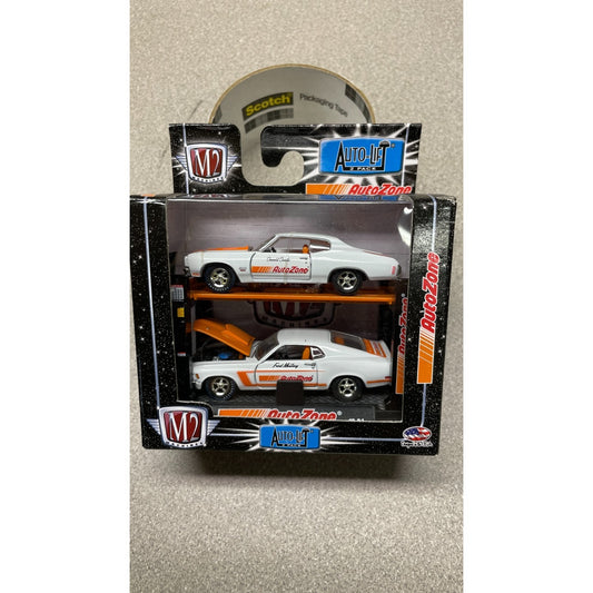 M2 AutoZone Auto Lift 2 pack 1970 Chevrolet Chevelle SS, 1970 Ford Mustang Boss 429