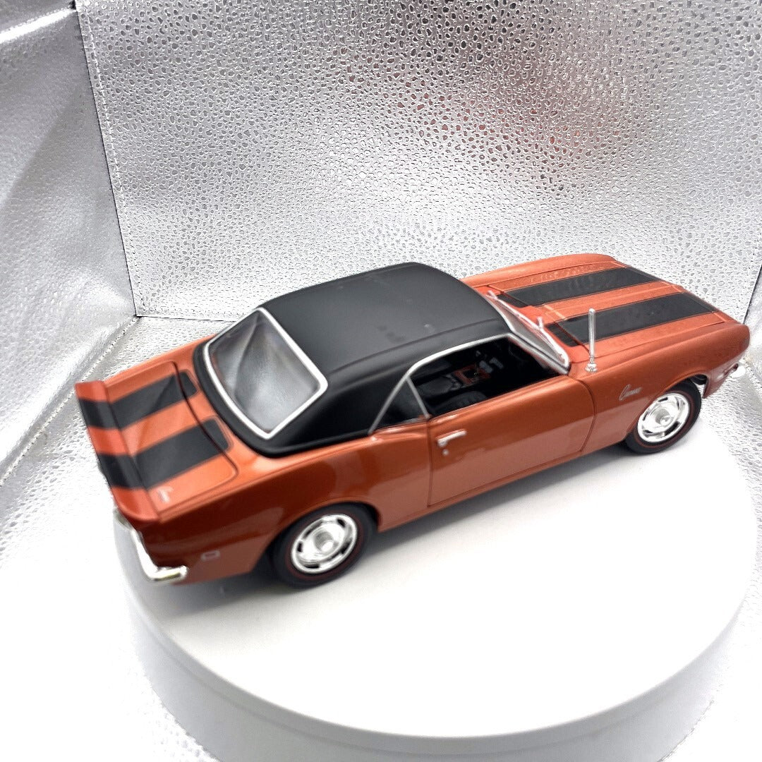 Maisto 1968 Chevrolet Camaro Z/28 Bronze Die Cast, Scale: 1/18 11530 passenger side view