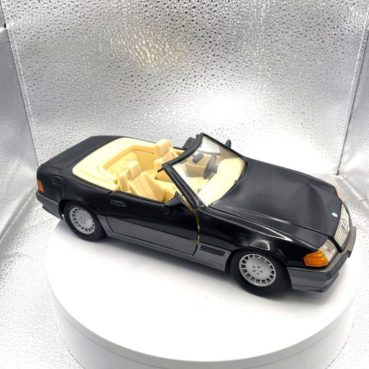 Maisto 1989 Mercedes-Benz 500 SL Black and Gray Die Cast, Scale: 1:18  passenger/front end view