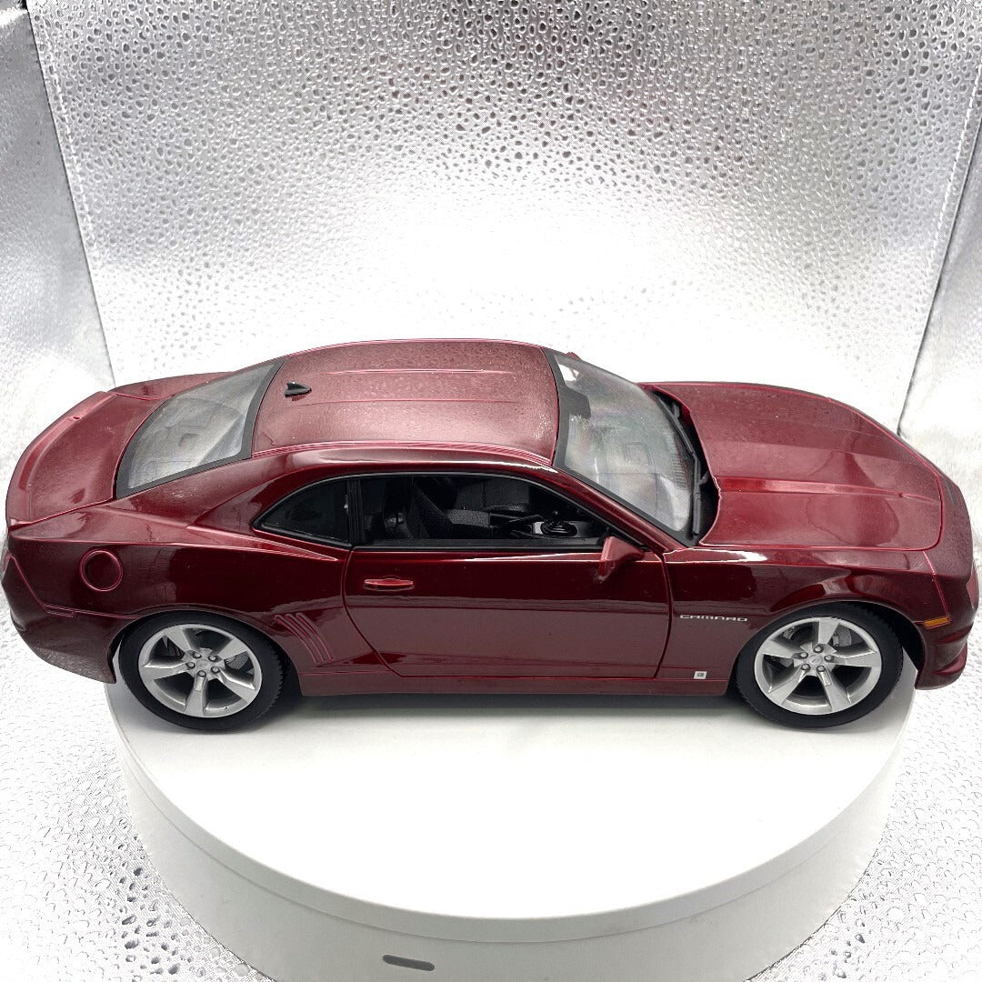 Maisto 2010 Chevrolet Camaro Red Die Cast, Scale: 1/18 11320 passenger side view
