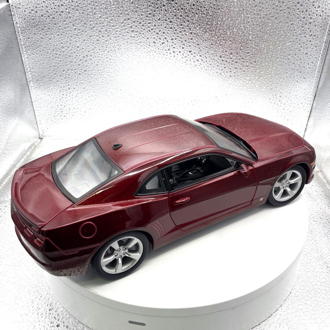 Maisto 2010 Chevrolet Camaro Red Die Cast, Scale: 1/18 11320 passenger side view