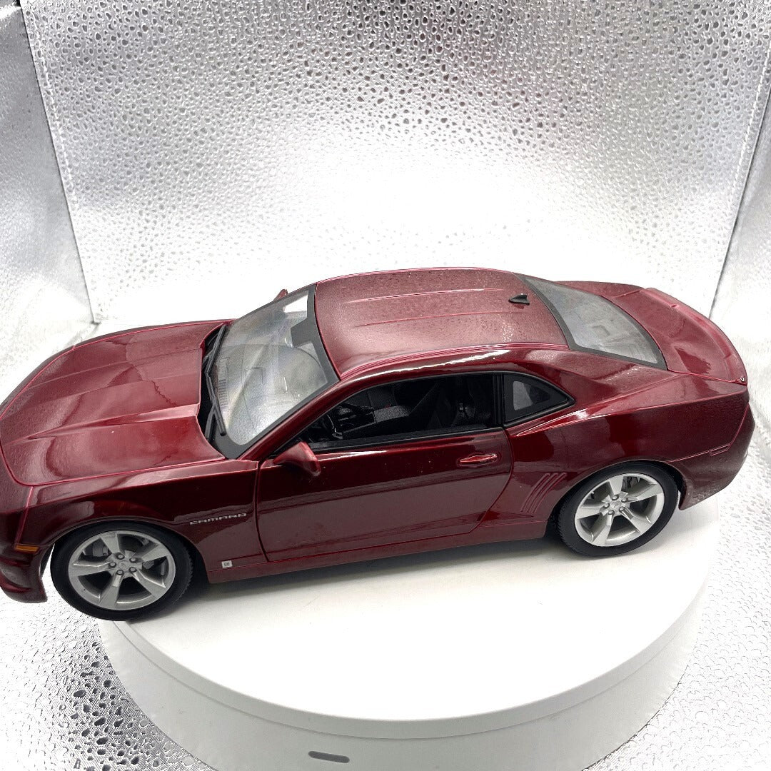 Maisto 2010 Chevrolet Camaro Red Die Cast, Scale: 1/18 11320 driver's side view