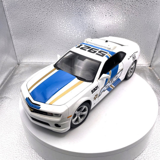 Maisto 2010 Chevrolet Camaro White Police Die Cast, Scale: 1/18 11336 front/driver's side view
