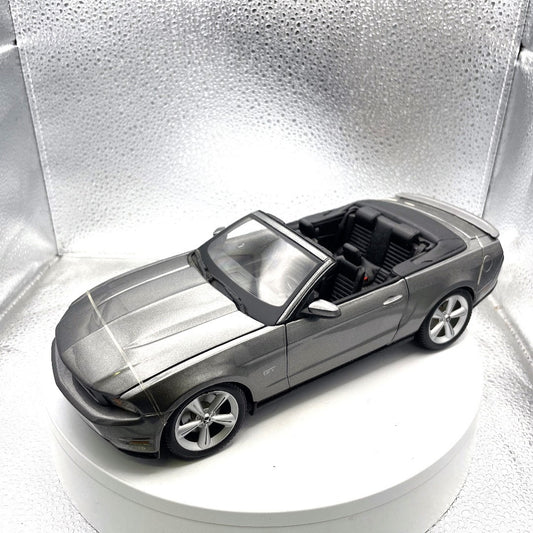 Maisto 2010 Ford Mustang GT Grey Die Cast, Scale: 1/18, No. 11633 front end/drivers side view