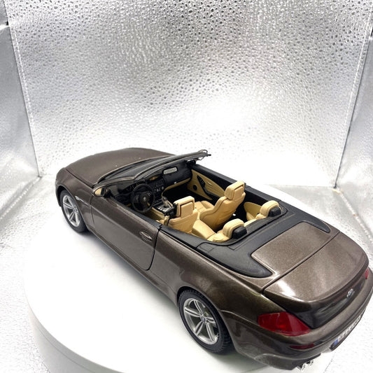 Maisto BMW M6 Cabriolet Brown Die Cast, Scale: 1/18, 11407 drivers side/back end view